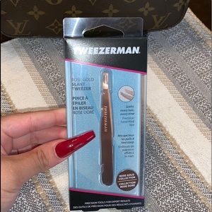 Tweezer man slanted tweezers